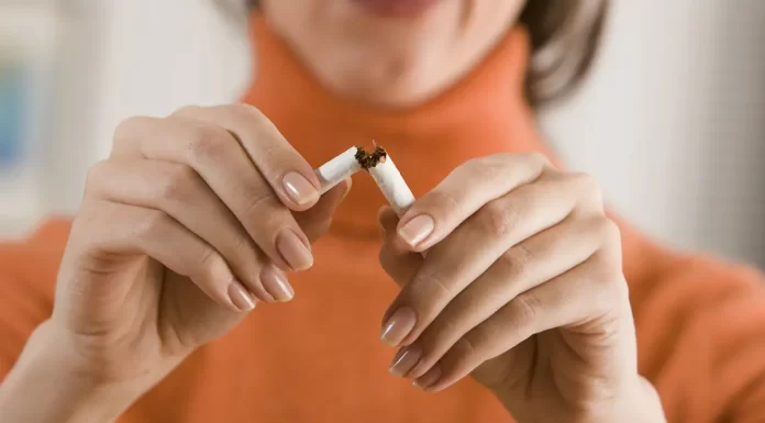 New Zealand will phase in a near-total tobacco ban from next year