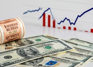 The Indian Rupee is Struggling: What’s Happening and What It Means for You